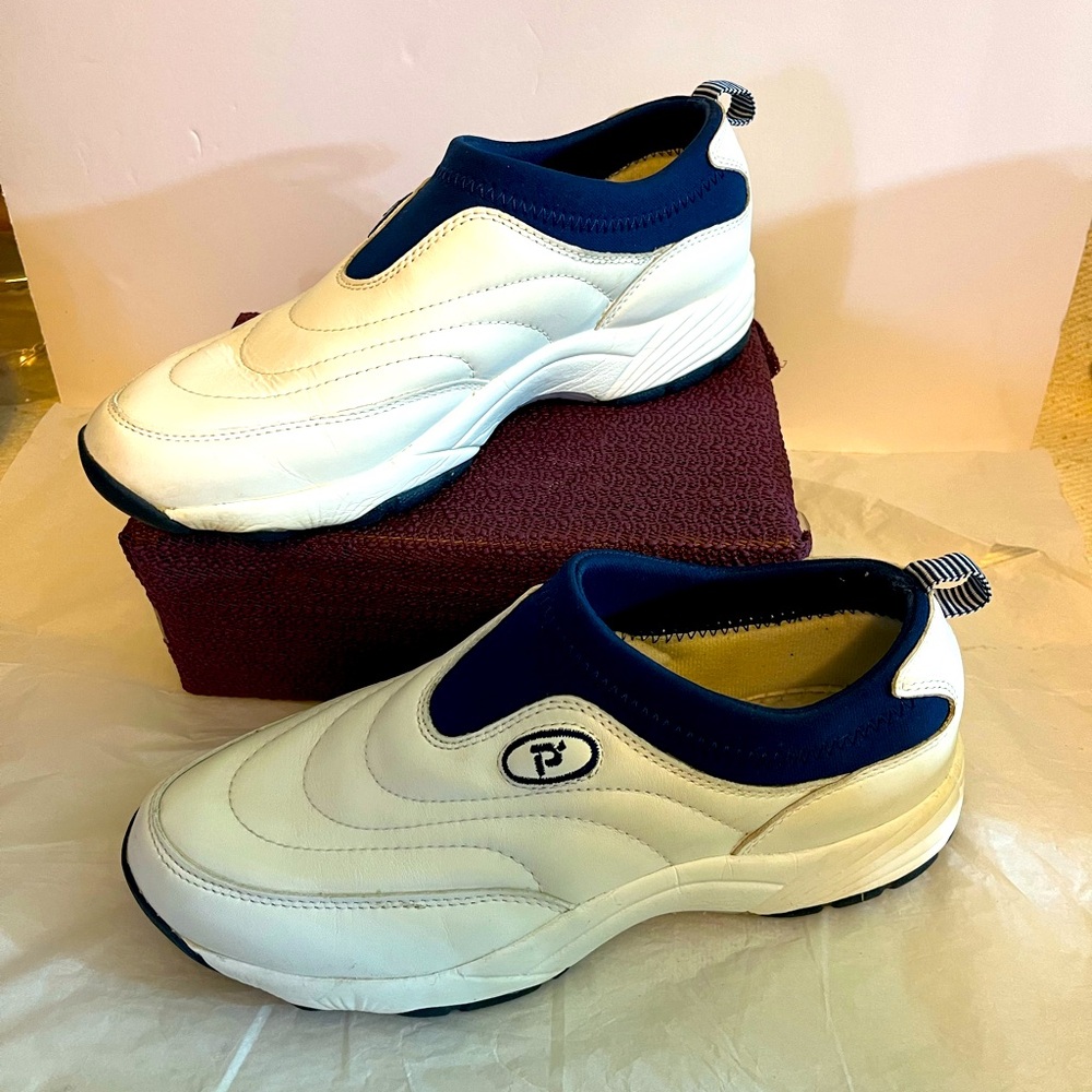 PROPET WASH & WEAR SLIP ON SNEAKERS WOMENS WHITE‎ NAVY SZ 9 PREOWNED